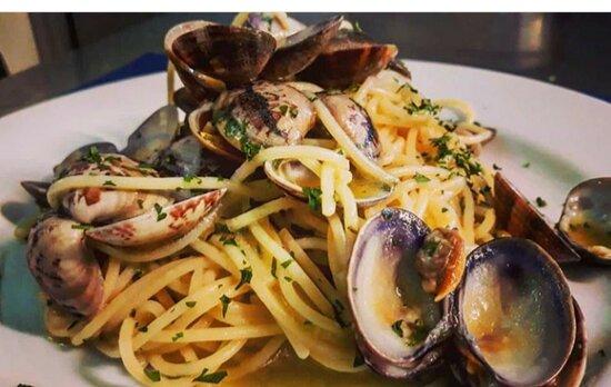 Ricky's Cocktail Bar Restaurant